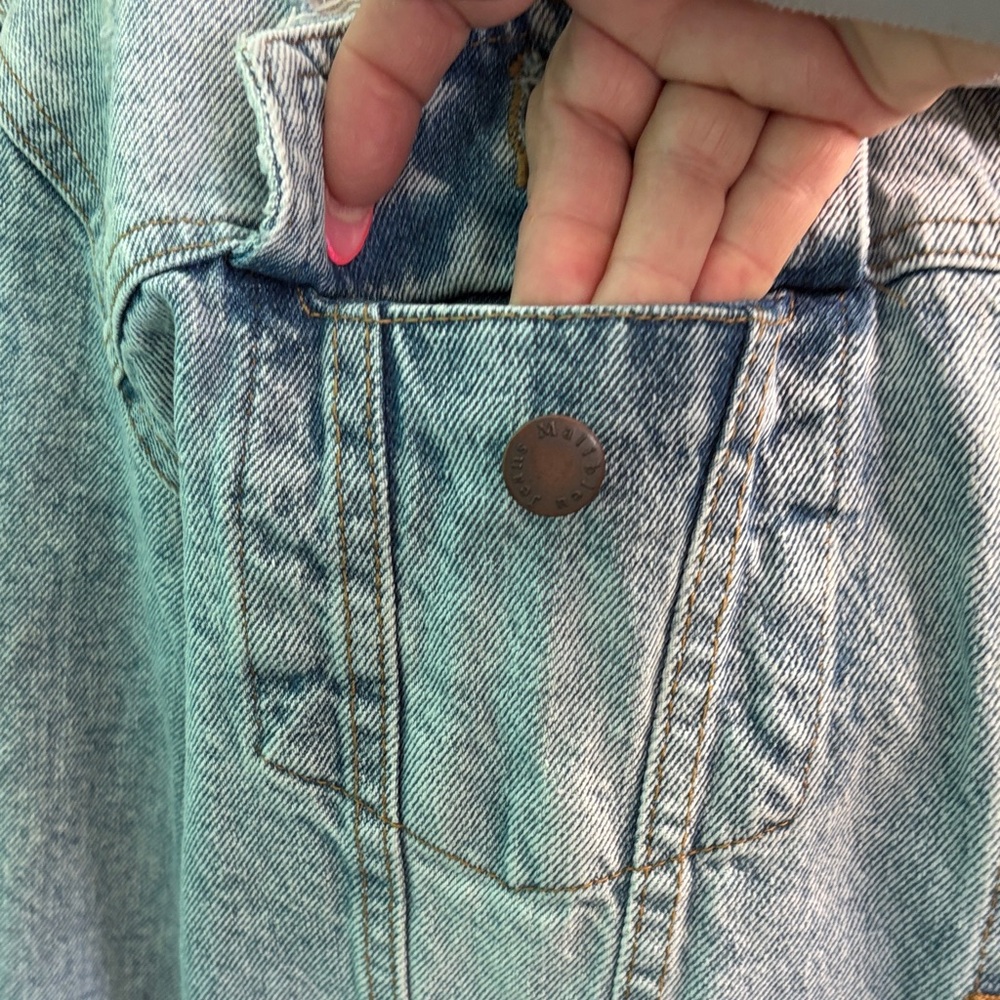 Malibleu Jeans Classic Light Blue Distressed Jean Jacket - Picture 7 of 16